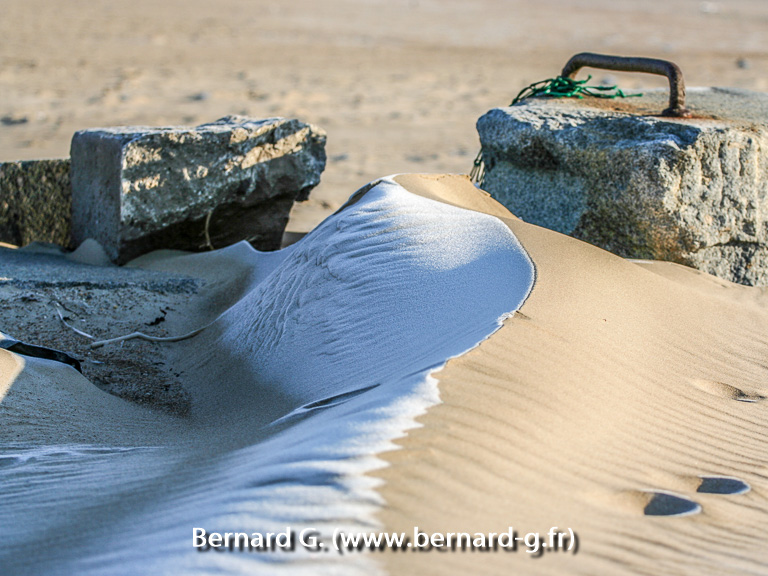 Gelée nocturne sur le sable de la plage de Calais